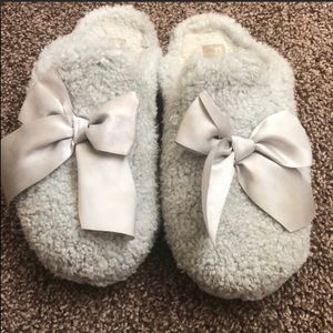 Women’s ugg slippers